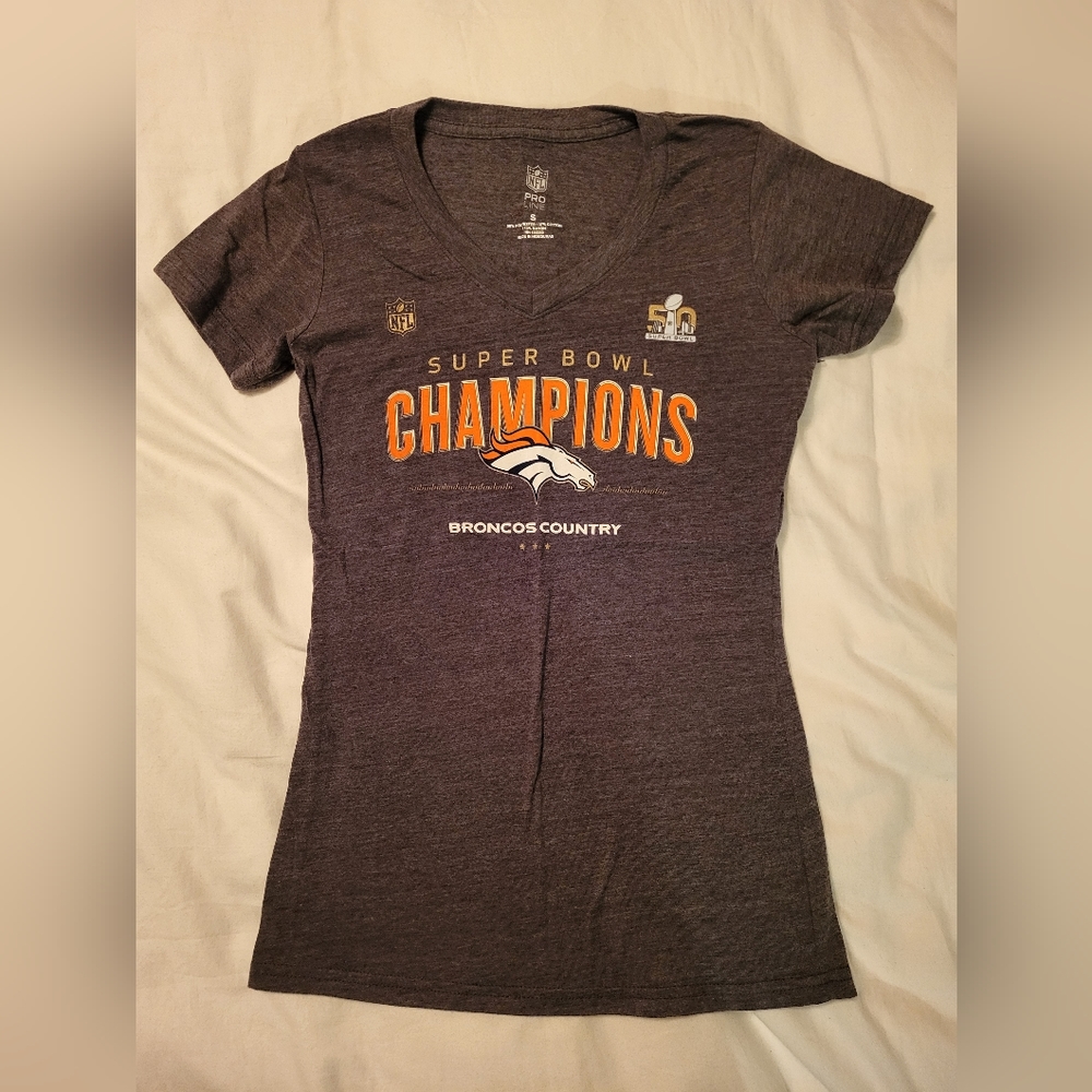 BRONCOS Super Bowl Champions fitted T-Shirt 🏈